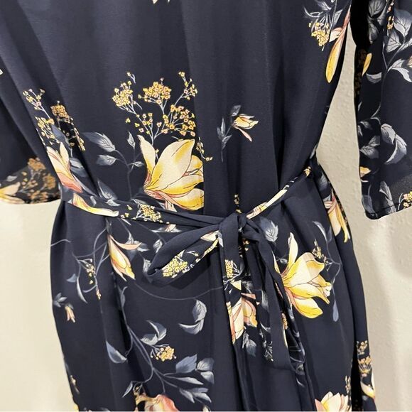 Short sleeve floral dress with belt - Picture 5 of 11